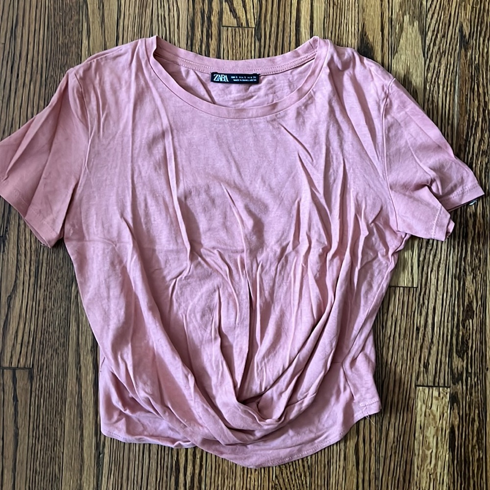 Zara pink cropped tee, touching detail on front bottom. Worn only once.